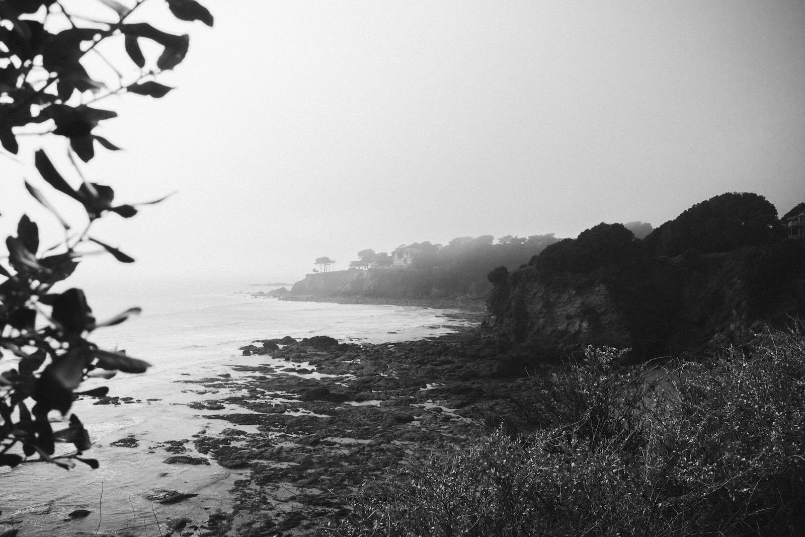 brume ocean noir et blanc photographie